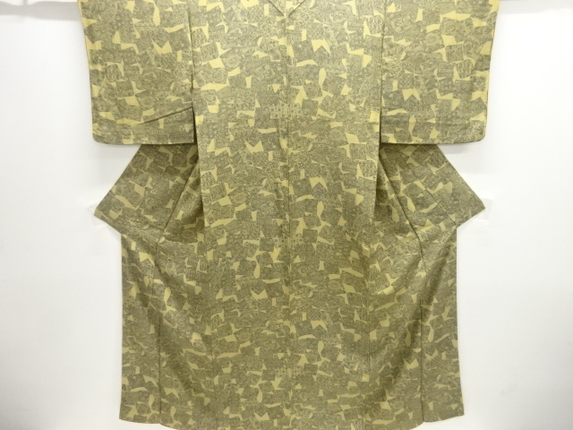 縮緬地色紙に花更紗模様小紋着物